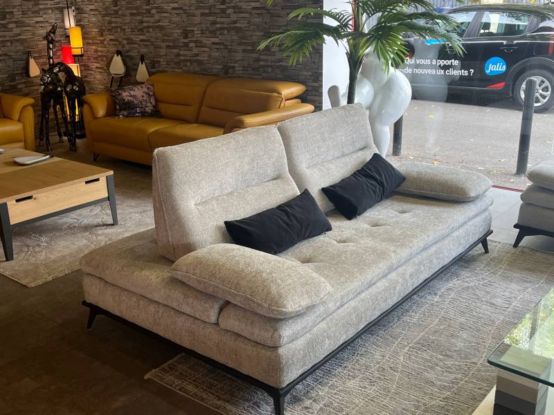 Canapés 3 places et deux places sur mesure revêtement cuir ou tissus MODELE ARTISTE