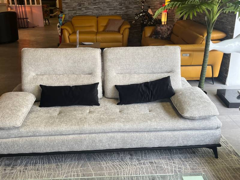 Canapés 3 places et deux places sur mesure revêtement cuir ou tissus MODELE ARTISTE