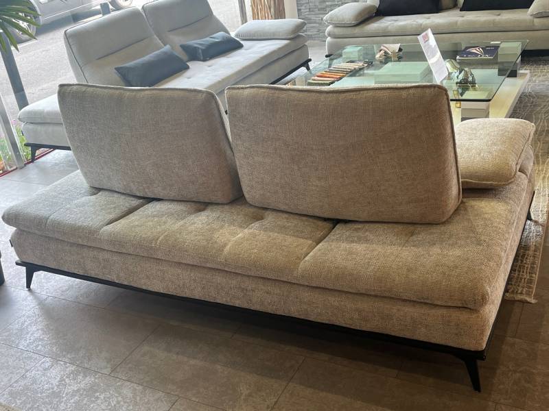 Canapés 3 places et deux places sur mesure revêtement cuir ou tissus MODELE ARTISTE