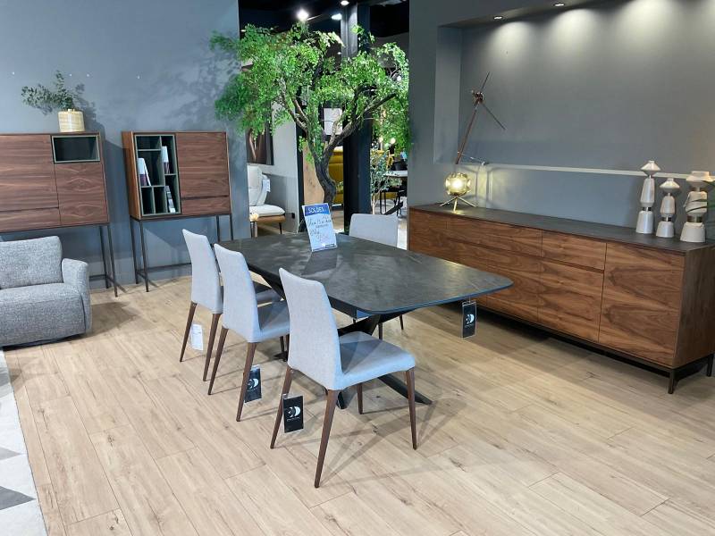Nouvelle Table en Céramique – Modèle Louise
